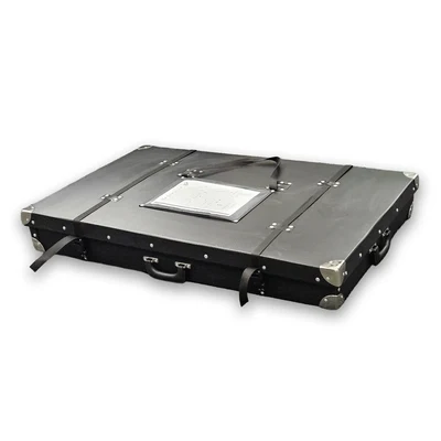 Digital Signage - Transportkoffer / Stülpkoffer Digitale Info-Stele Trendline MOBIL 43" Kunststoff-Stülpkoffer mit Rollen - Kunststoffstülpkoffer Trendline Mobil geschlossen.webp