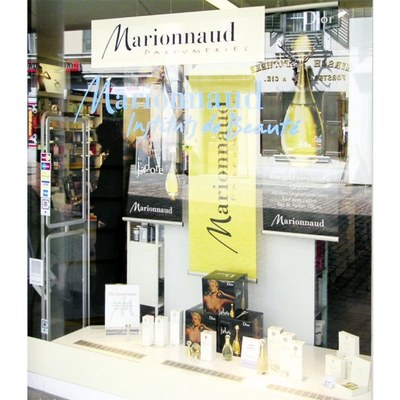 Shopsystem Marrionaud Individuelle Ausführung & Format - Shop-Displays-Marionnaux-Solothurn Shopsystem Marrionaud Individuelle Ausführung & Format - Shop-Displays-Marionnaux-Solothurn